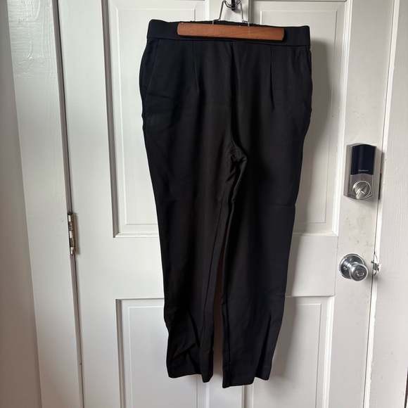 (3/$25) Ann Taylor Black Straight Leg Stretchy Cotton Pull On Slacks - Picture 2 of 4